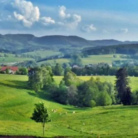 Mit Zen-raum In Der Malerischen Rhon